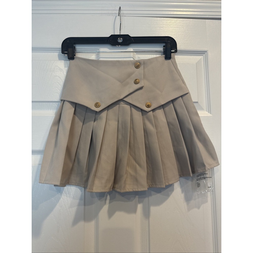 J.ing Women's Khaki Skirt with Shorts Built In and Gold Buttons Size Small NWT